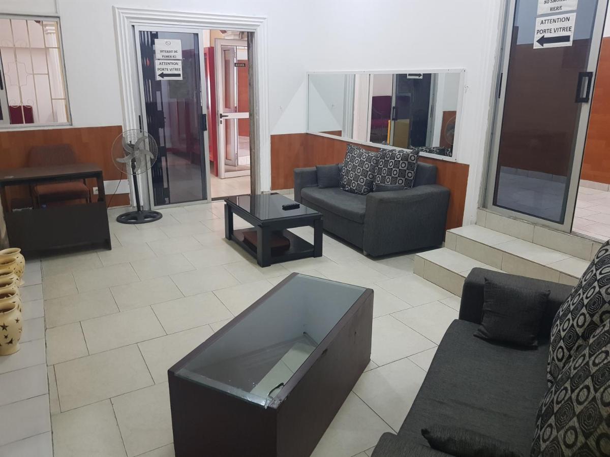Residences Touristhotel Abidjan Exterior foto