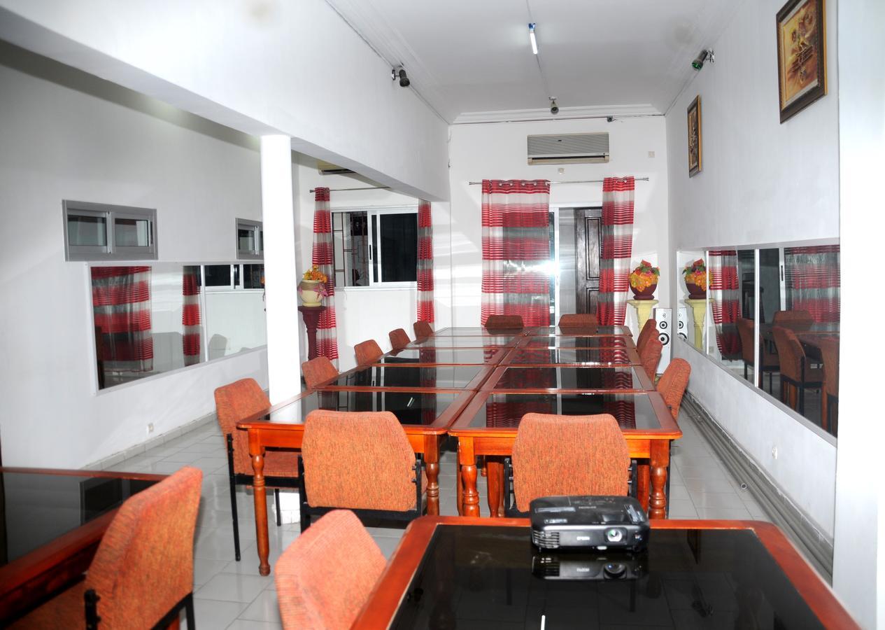 Residences Touristhotel Abidjan Exterior foto
